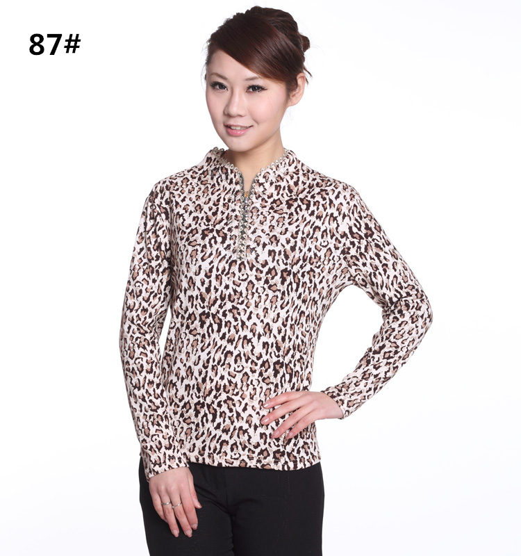 Mùa xuân và mùa thu của phụ nữ trung niên dây kéo đứng cổ áo sơ mi chạm đáy áo của mẹ trung niên dệt kim áo thun dài tay mùa thu áo kiểu người lớn tuổi