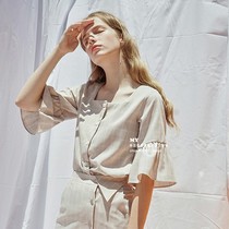 Korea] bibyseob2018 new square collar single breasted chiffon shirt chic flared sleeve shirt