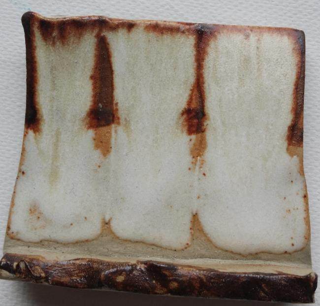 Ceramic glaze medium warm white glaze iron glazed iron red iron makeup Abroad light raw mineral glazed 16GLHY13