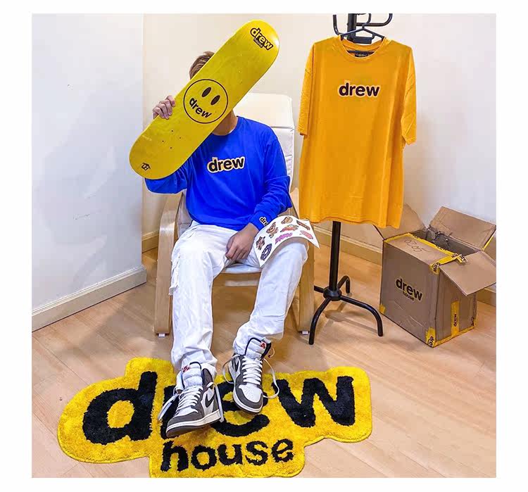 ковер 潮物woo drew house  logo rug 贾斯丁比伯快闪限定居家字母地毯