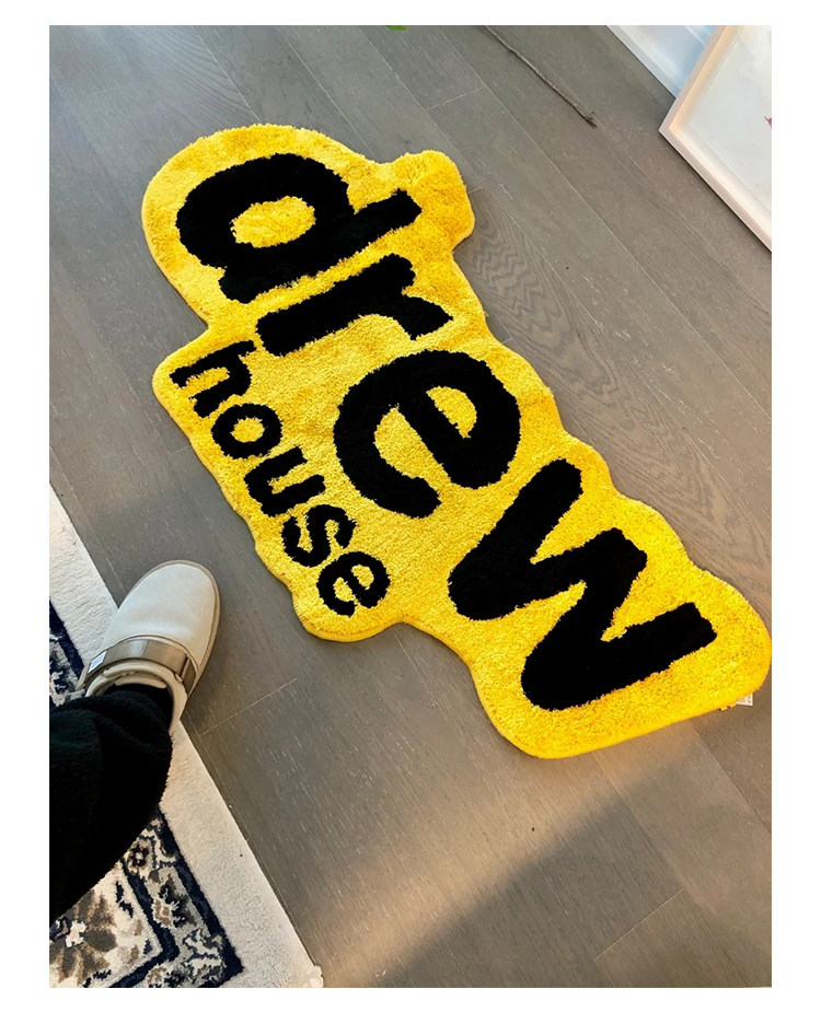 ковер 潮物woo drew house  logo rug 贾斯丁比伯快闪限定居家字母地毯