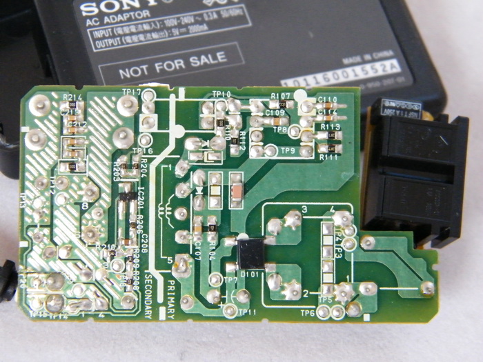 Bảng điều khiển trò chơi Sony PSP gốc psp1000 2000 3000 sạc PSP cầm tay sạc trực tiếp máy chơi game cầm tay nintendo
