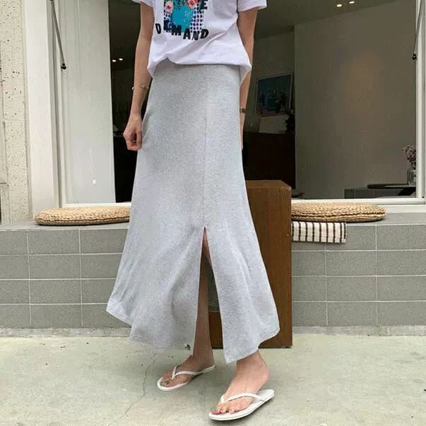 My girl mùa hè quần áo phụ nữ mới Hàn Quốc mua thời trang màu tinh khiết mỏng và linh hoạt Váy dài xẻ tà nửa dài - Váy