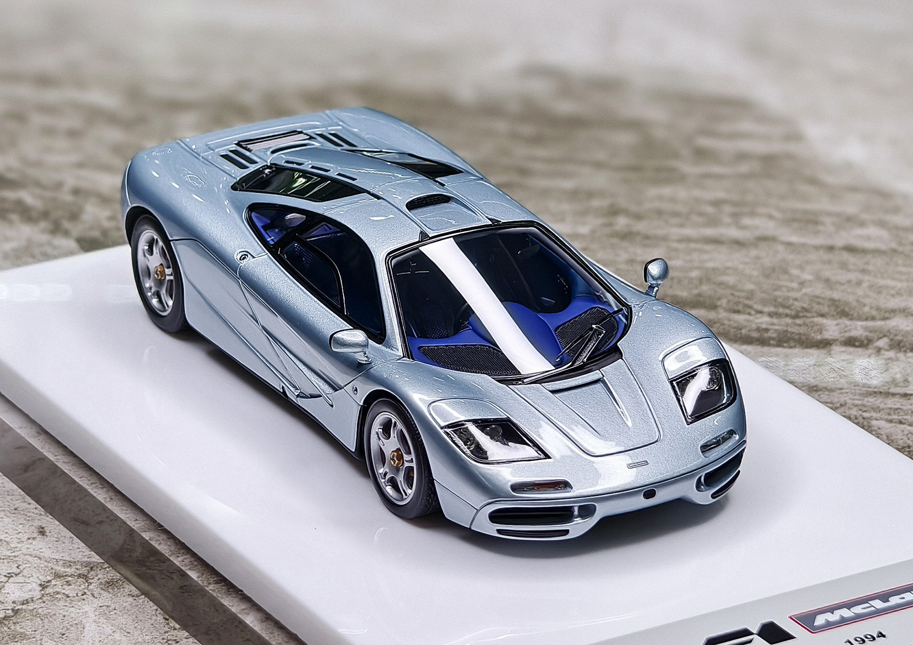 ミニカー McLaren F1 road car Make up 1:43 mclaren f1 road car 1994 model: the perfect collision