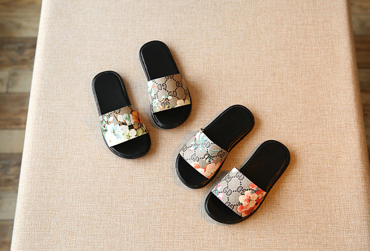 Pantoufles enfants en autre pour été - semelle caoutchouc - Ref 987218 Image 6