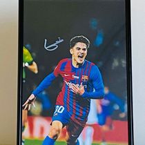 Barcelona Gavi signed photo with frame