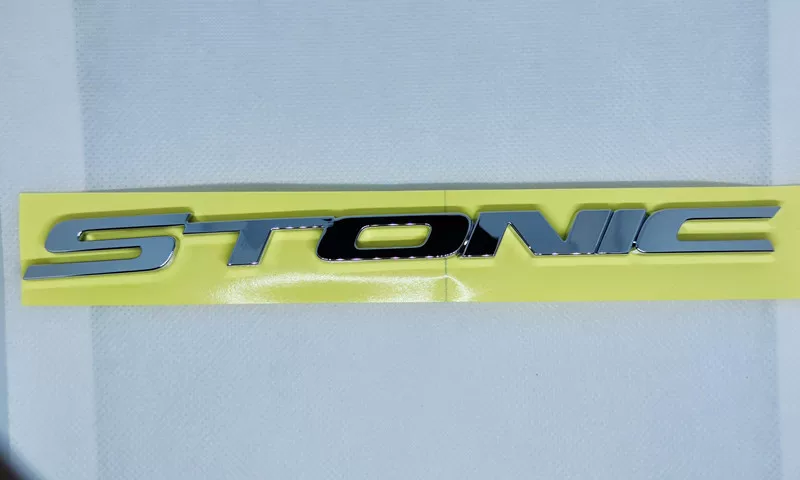 起亚K5凯酷车标新佳乐极睿KX5嘉华改装进口KIA STONIC KX1 标志