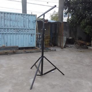 Hot-selling guangzhou manufacturer wholesale thickened hand-cranked handkerchief light surface light stand stage lighting bracket mobile stand lifting three