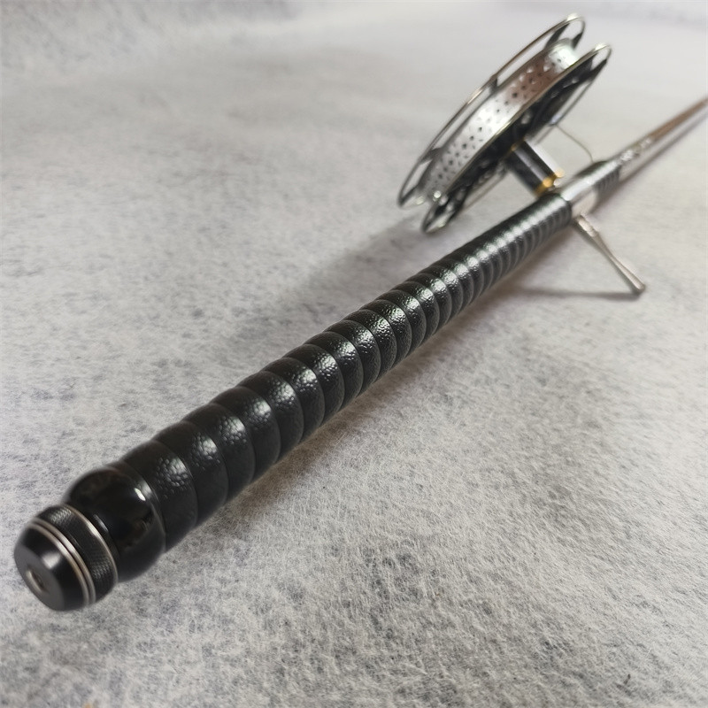 New Model Stream Fishing Rod 3.9m Carbon Fiber 28/19 Ratio Short-Section Fishing Rod Ultra-Light and Hard, No Pressure on the Fish When Reeling