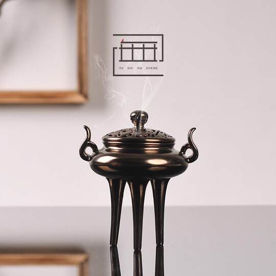 Golden three-legged tripod incense vessel, antique ceramic handmade large incense burner, creative incense path space plate incense burner decoration