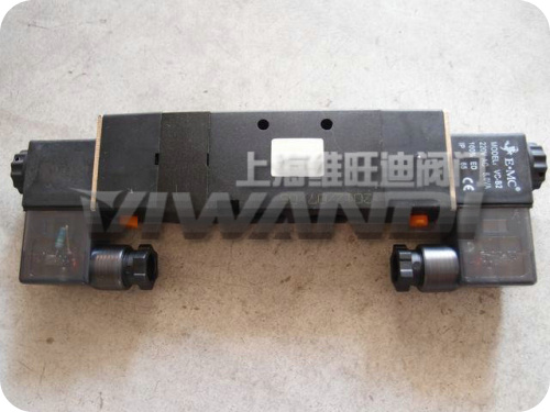V3232-08 V3232-08 solenoid valve V3232-08 original fit EMC solenoid valve two three-way double electric control 1 4 takeover