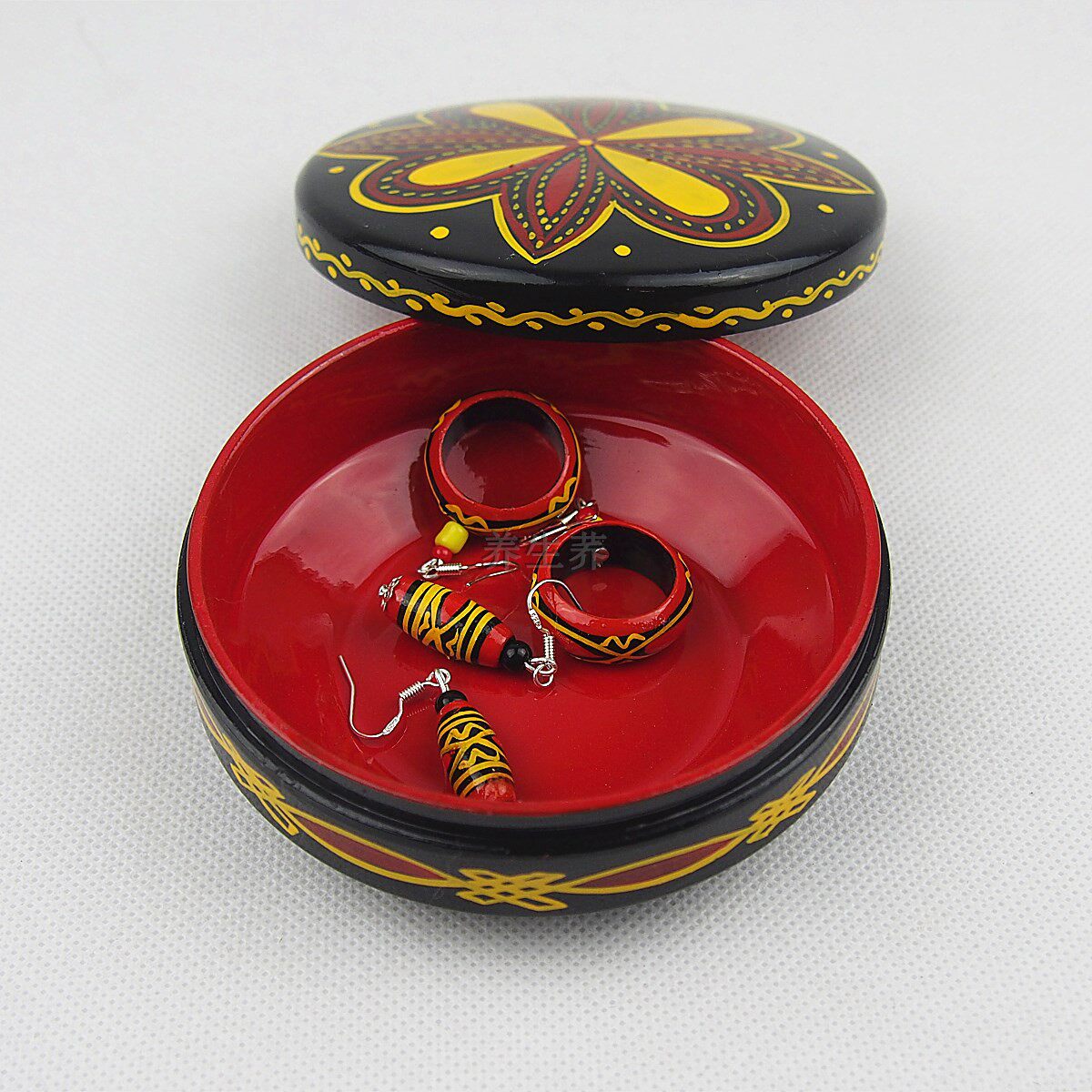 Liangshan Xichang Sichuan Tenute Yi Lacquer Lacquerware First Accessories Box Swing furniture Furniture Accessories Screen Handicrafts
