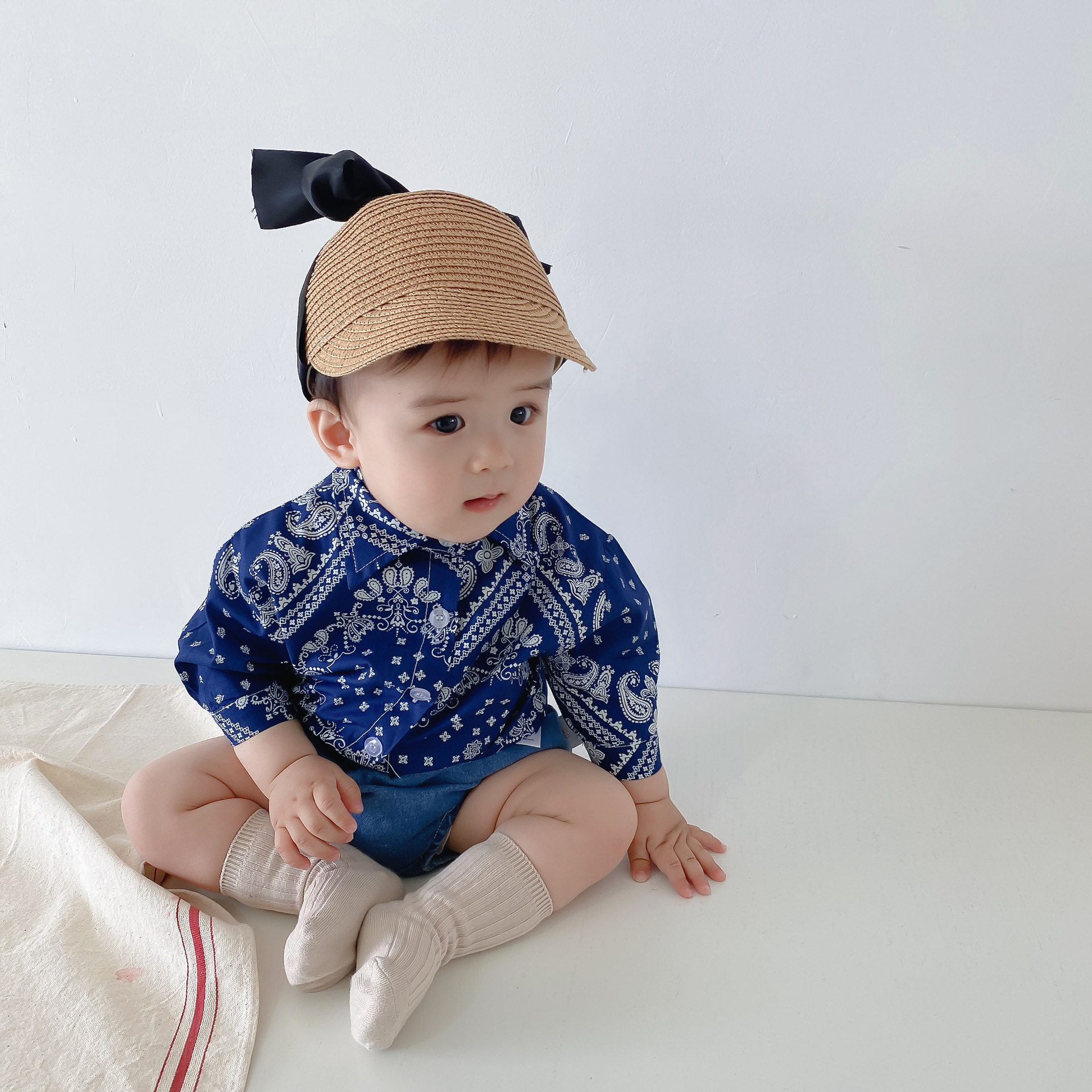 ins2022 Spring Festival dress for men and women's new Han version baby cashew flower shirt denim bag pants two-piece suit