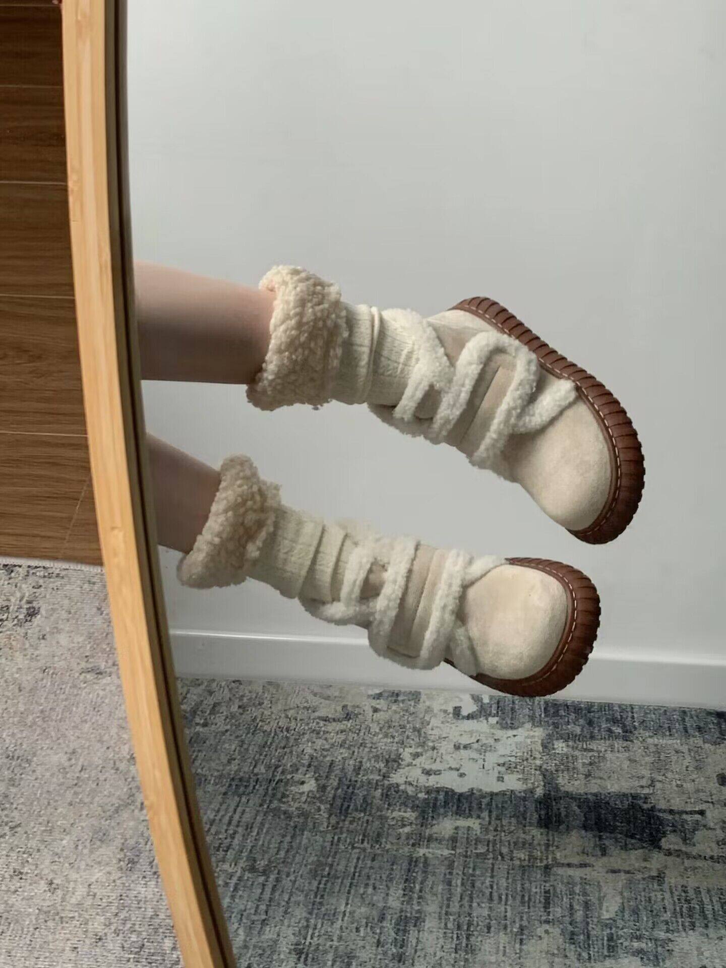 Advanced sharing my little warming stove with a pair of cute magic adhesive cotton shoes)) -Taobao