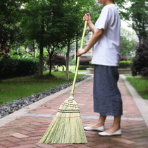  At the beginning of art Japanese garden brooms long-handled sorghum brooms outdoor bamboo brooms sweeping leaves sweeping rain and snow