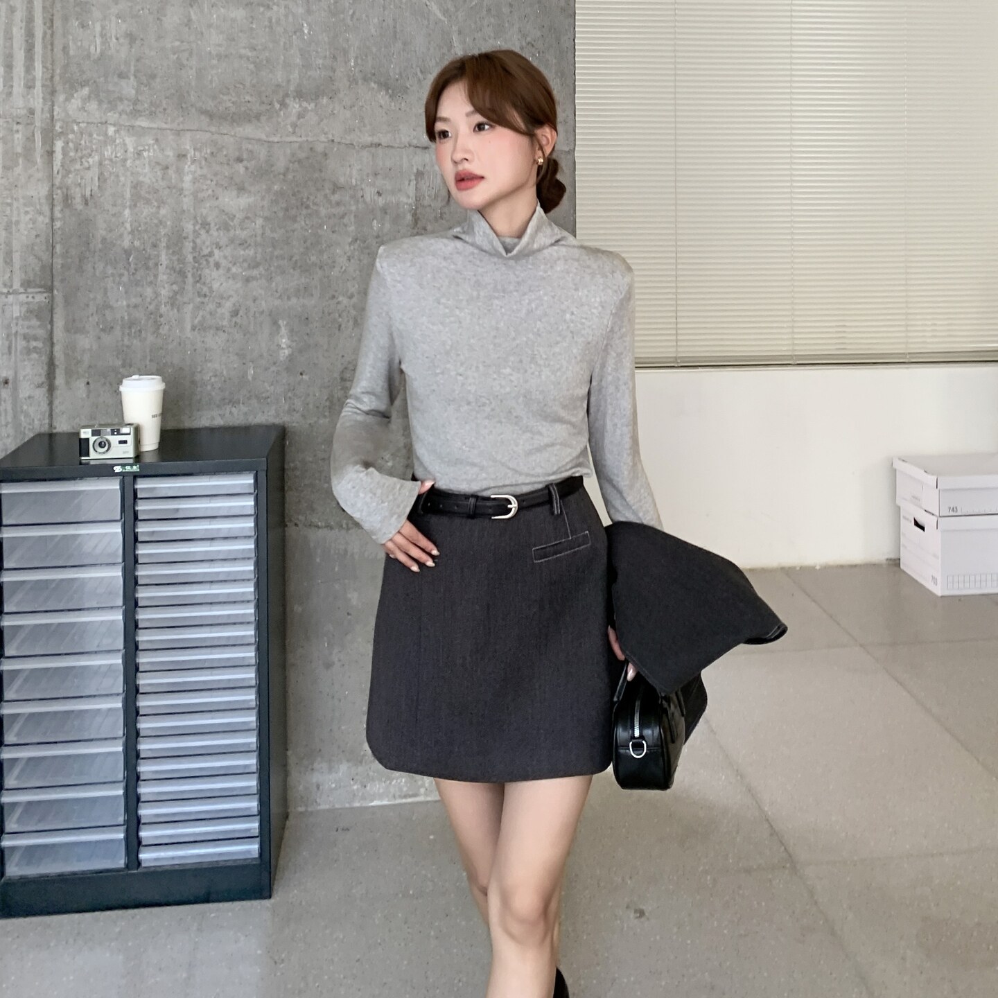 高级感时尚套装女灰色马甲长袖打底衫半身裙三件套女秋冬法式套装,女装套装/套裙,2C166