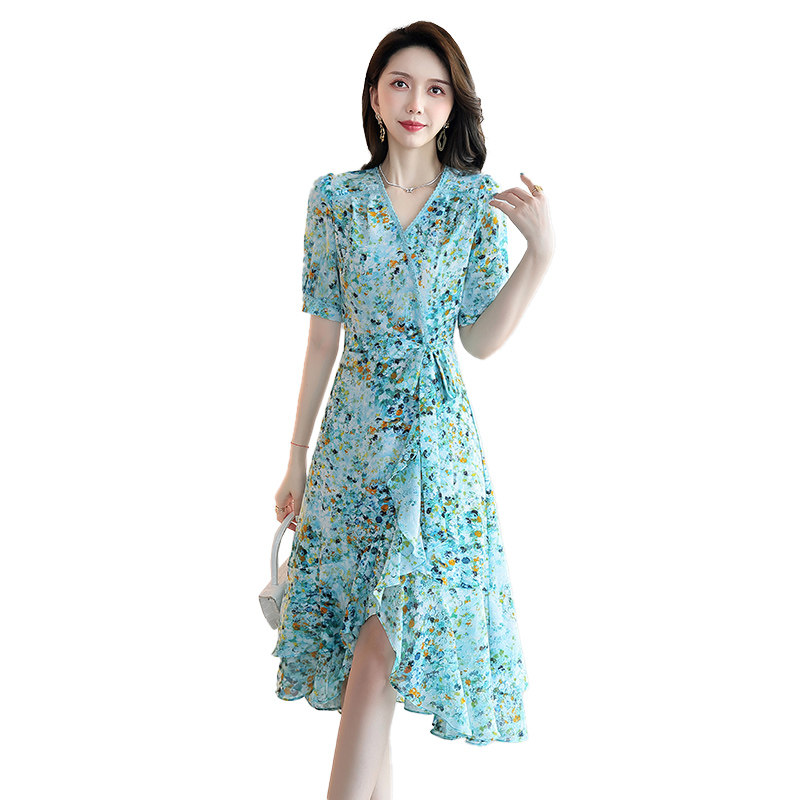 碎花连衣裙2025夏装新款韩系法式高级感长裙过膝大摆裙子女，女装连衣裙，自然秀,女装连衣裙,自然秀