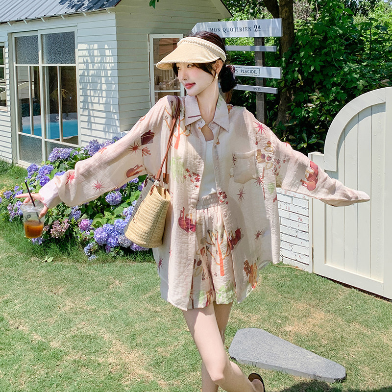 2025新款法式夏季小众植物印花独特度假防晒衬衫短裤两件套装,女装套装/套裙,2C166
