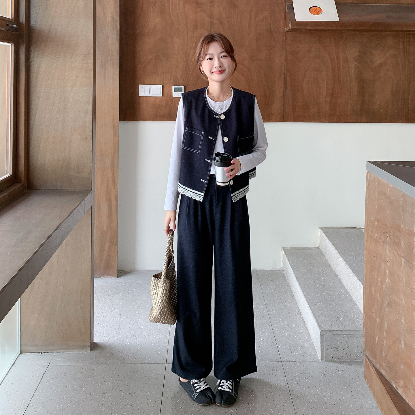 长袖T恤马甲时尚套装女2025年秋季新款洋气圆领外套阔腿裤三件套,女装套装/套裙,2D043
