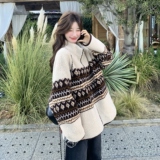 费尔岛印花羊羔毛短外套女冬季皮毛一体加厚保暖立领拉链休闲上衣，女装短外套，2C166