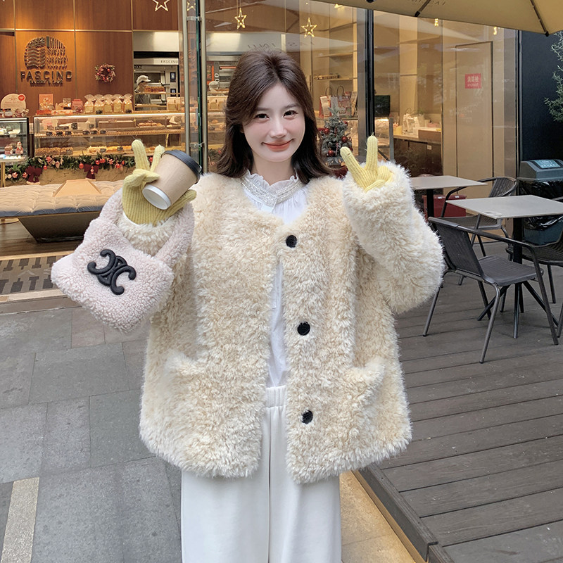 现货浅黄色皮毛一体加厚外套5830-P205-K308,女装皮草,2C159