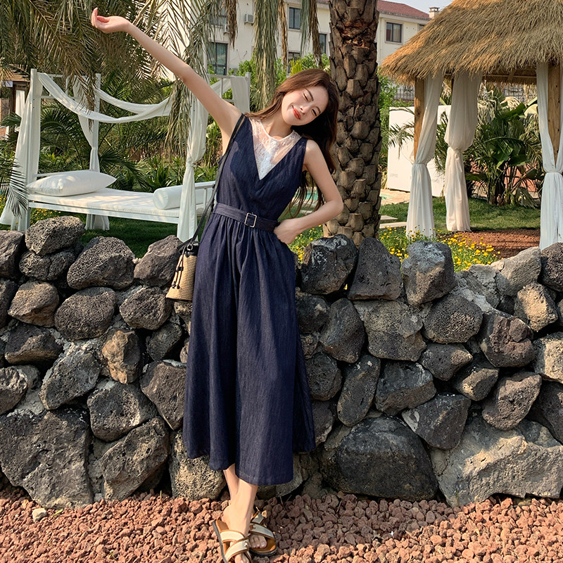 深蓝色牛仔背心连衣裙女2025夏季新款复古气质高级感蕾丝拼接长裙,女装连衣裙,2C030