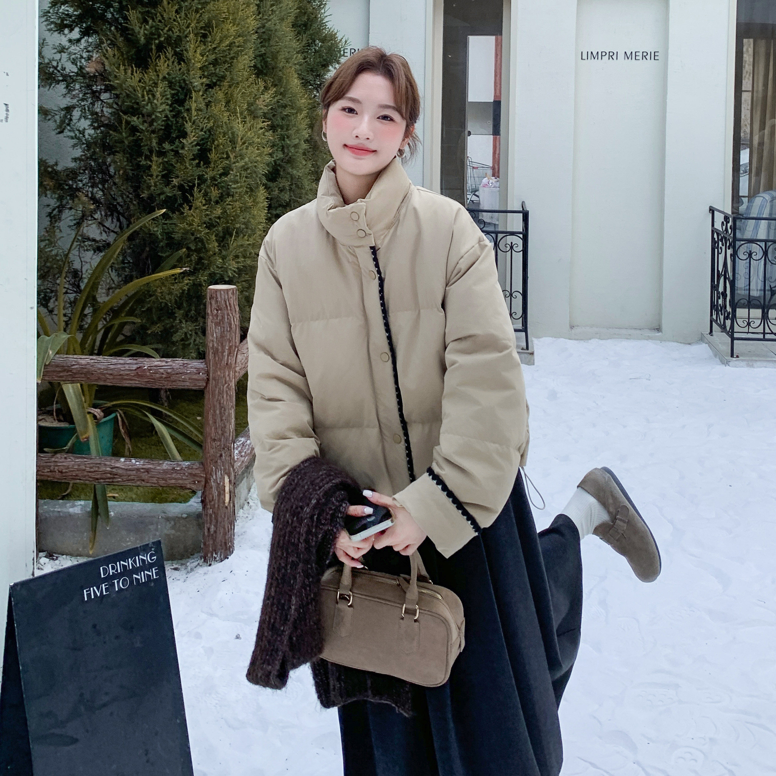 卡其色拼接淡人羽绒服外套女冬季2025新款高级感保暖白鸭绒面包服,女装羽绒服,2C122