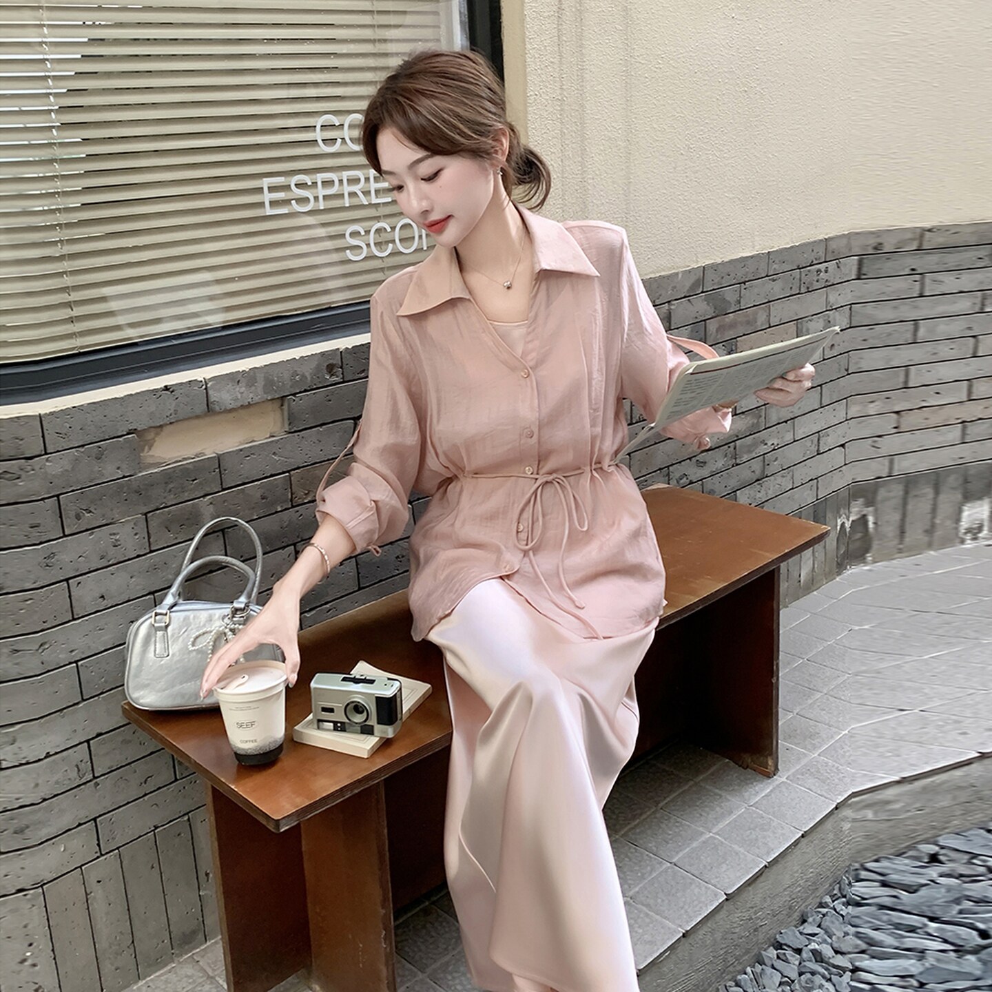 新款2025夏新款轻奢遮肚收腰衬衫缎面吊带连衣裙两件套,女装套装/套裙,2C012