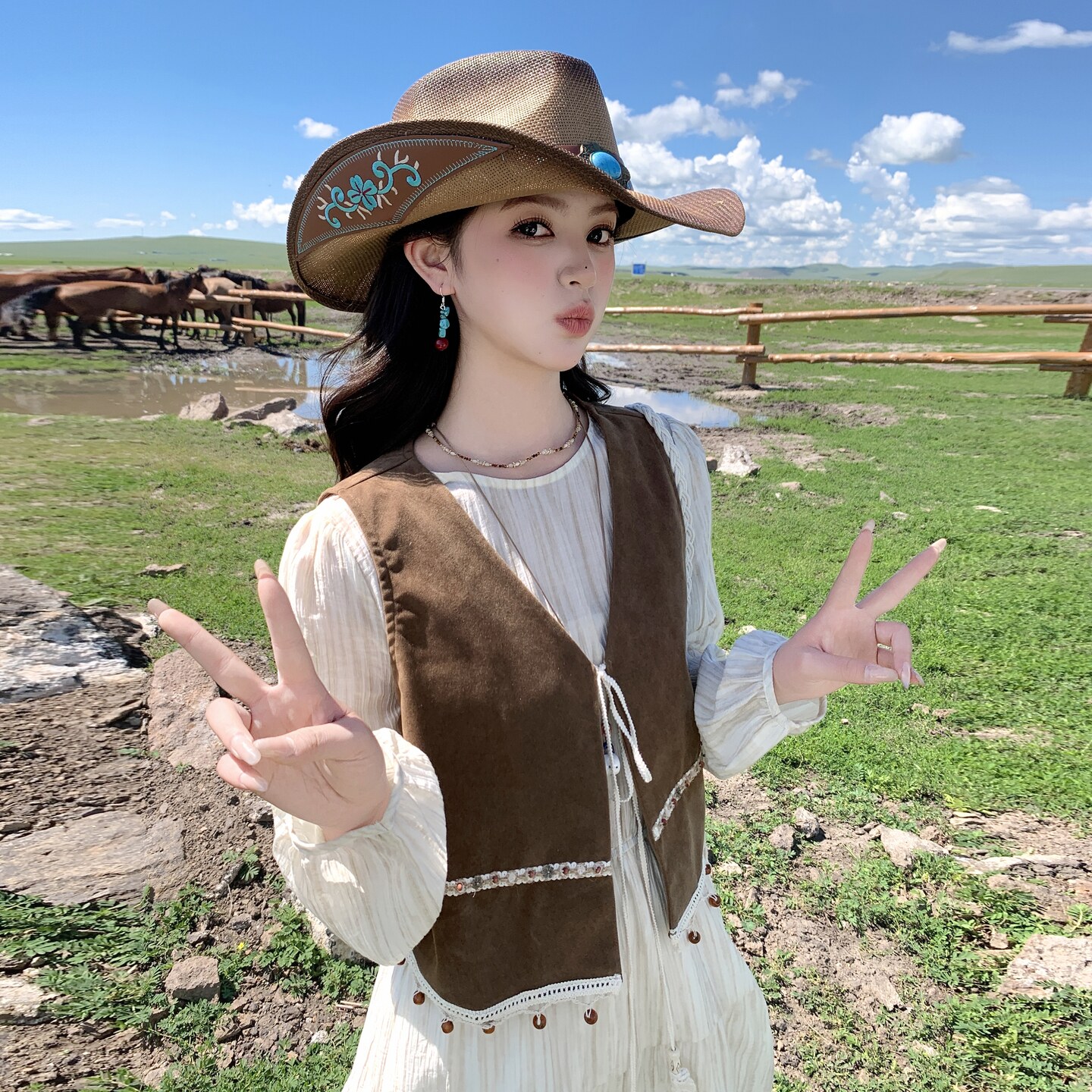 度假风咖色马甲连衣裙两件套女春秋2025新款法式轻熟风气质巨好看图片