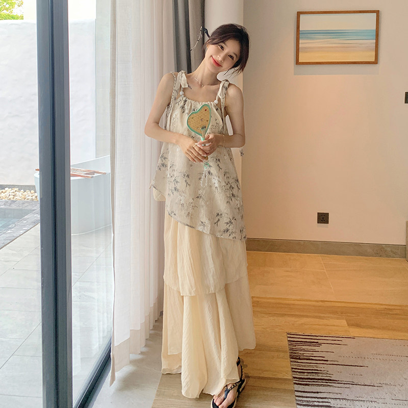 法式碎花吊带套装裙女夏2025新款设计感今年流行雪纺半身裙两件套,女装套装/套裙,2C177