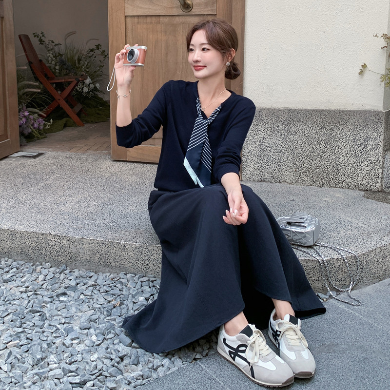 藏青色丝巾针织开衫套装裙女2025秋新款法式气质显瘦半身裙两件套,女装套装/套裙,2C159