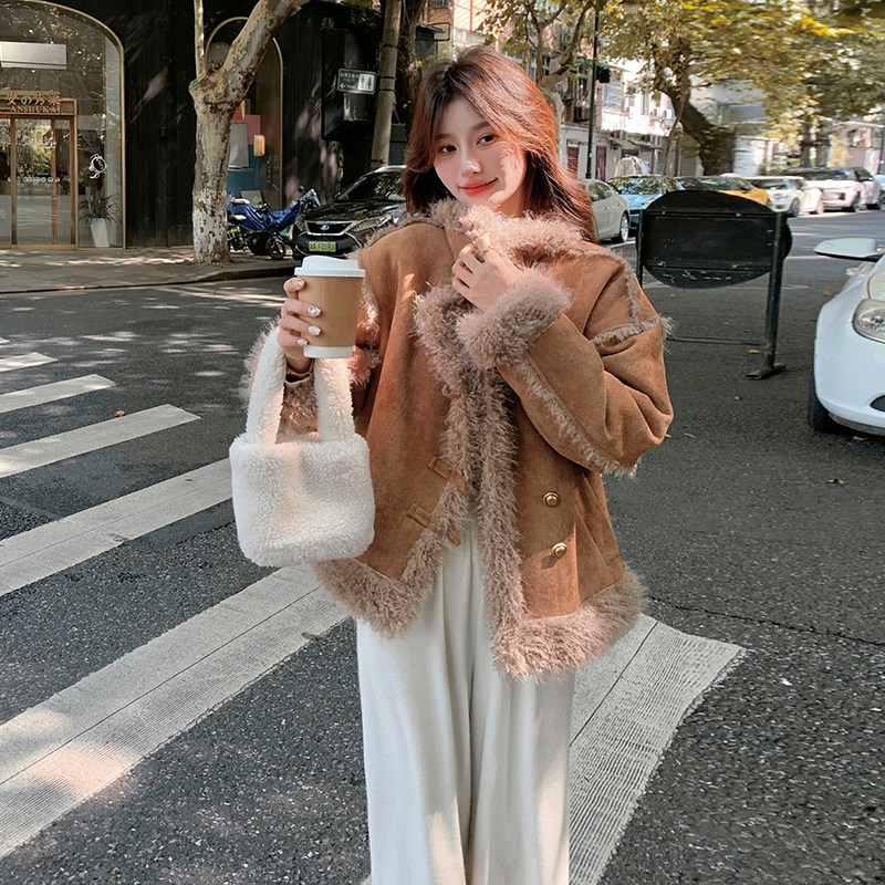 【新款现货】主推高品质加厚软糯皮毛一体外套2C131-622-P195K278,女装短外套,2C131