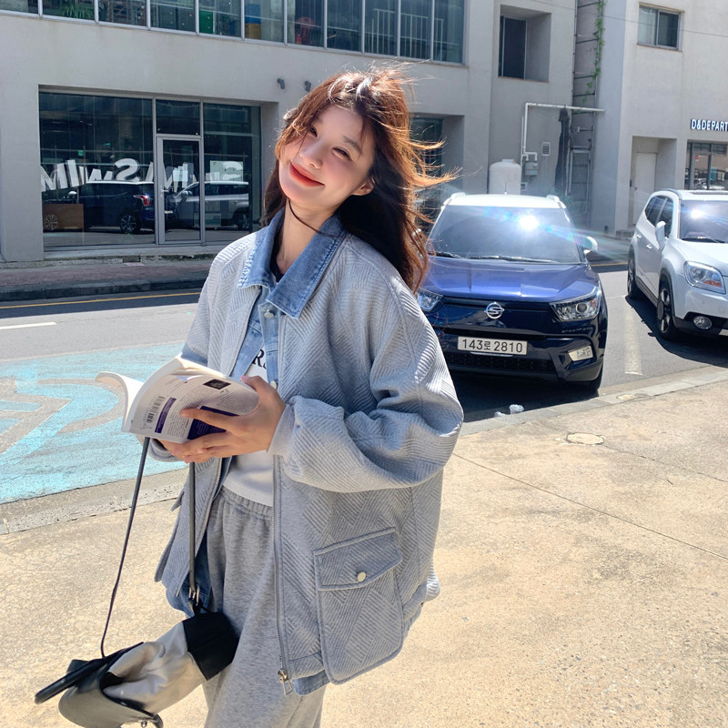 灰色设计感牛仔拼接短外套女2024年冬季新款港风复古休闲夹克上衣图片