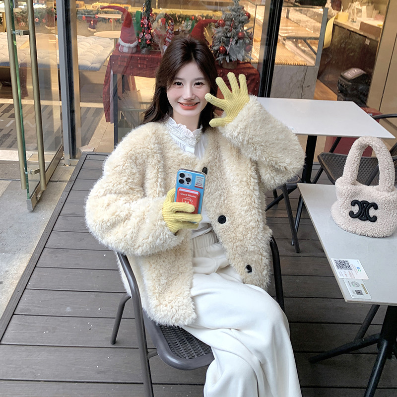 现货浅黄色皮毛一体加厚外套5830-P205-K308,女装皮草,2C159