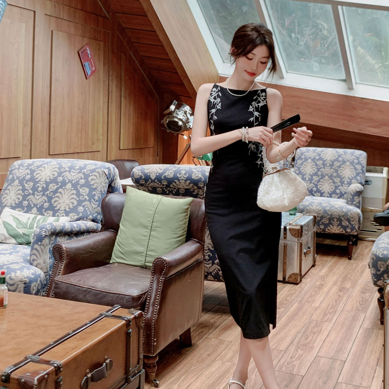 新中式风黑色一字领无袖刺绣修身连衣裙中长款L2467-P125-K165,女装连衣裙,2C276
