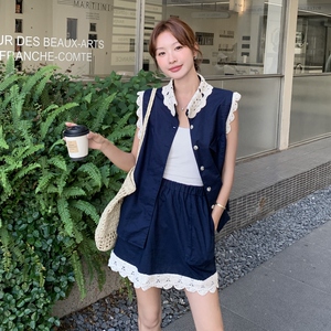 超火蕾丝花边无袖衬衫短裙套装女夏2025新款小个子两件套超火洋气图片