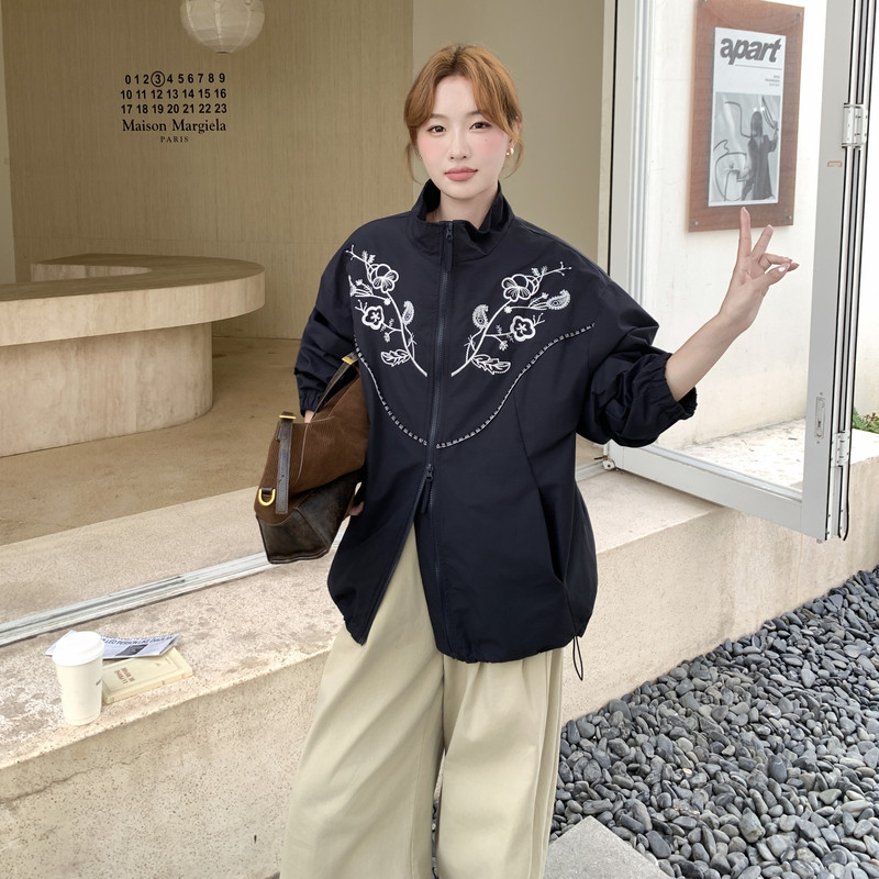 刺绣碎花立领休闲黑色显瘦外套女春秋2025新款巨好看流行爆款上衣图片