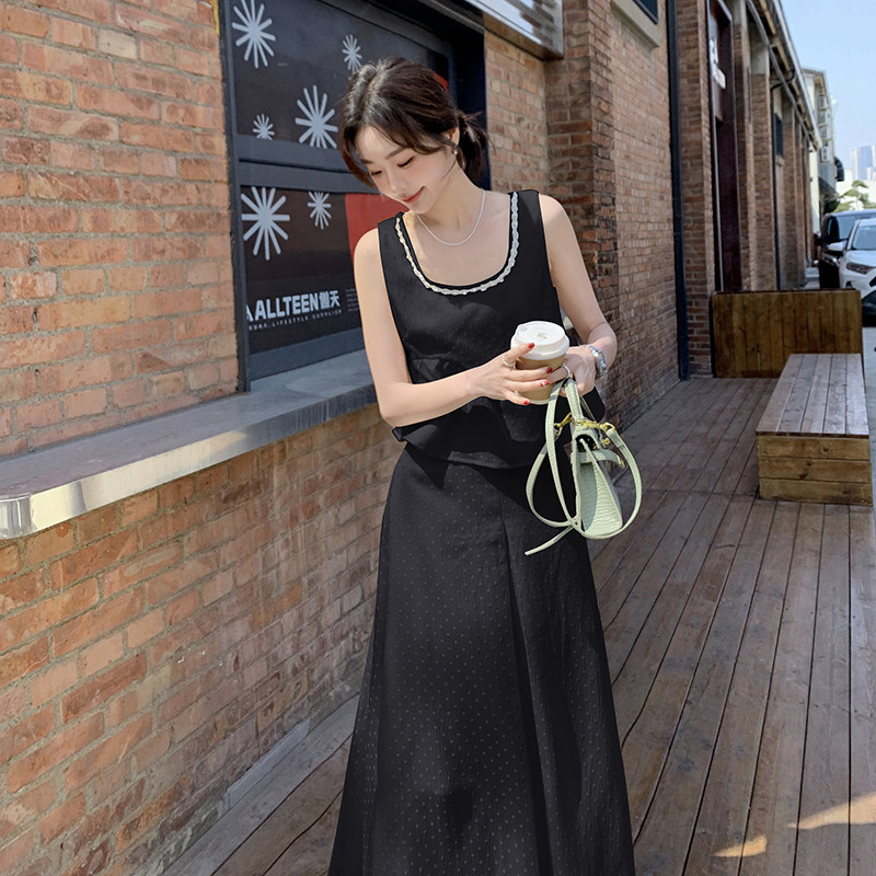 法式气质赫本风背心上衣套装女2025夏季新款显瘦高腰半身裙两件套图片