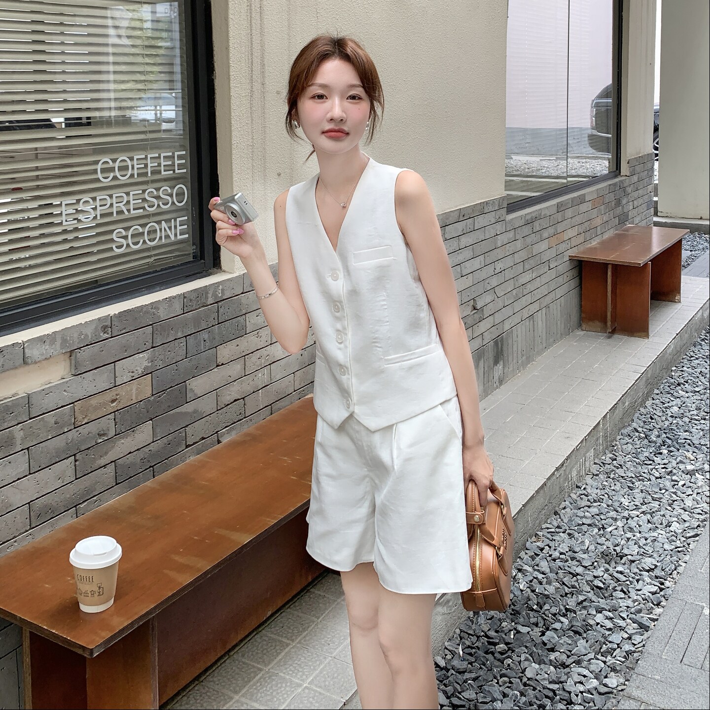 休闲时尚套装女法式小众白色无袖背心马甲上衣休闲阔腿短裤两件套,女装套装/套裙,2C012