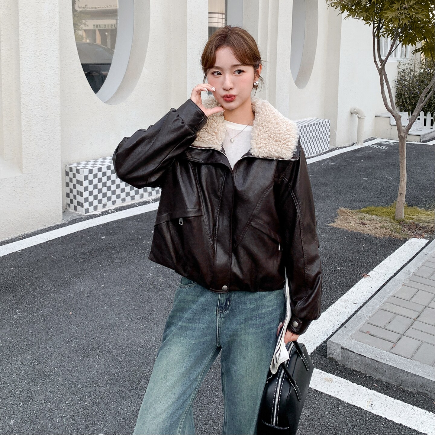 美拉德翻领羊羔毛绒绒拼接皮衣外套女冬季2025新款酷飒风加厚棉服,女装短外套,2C082