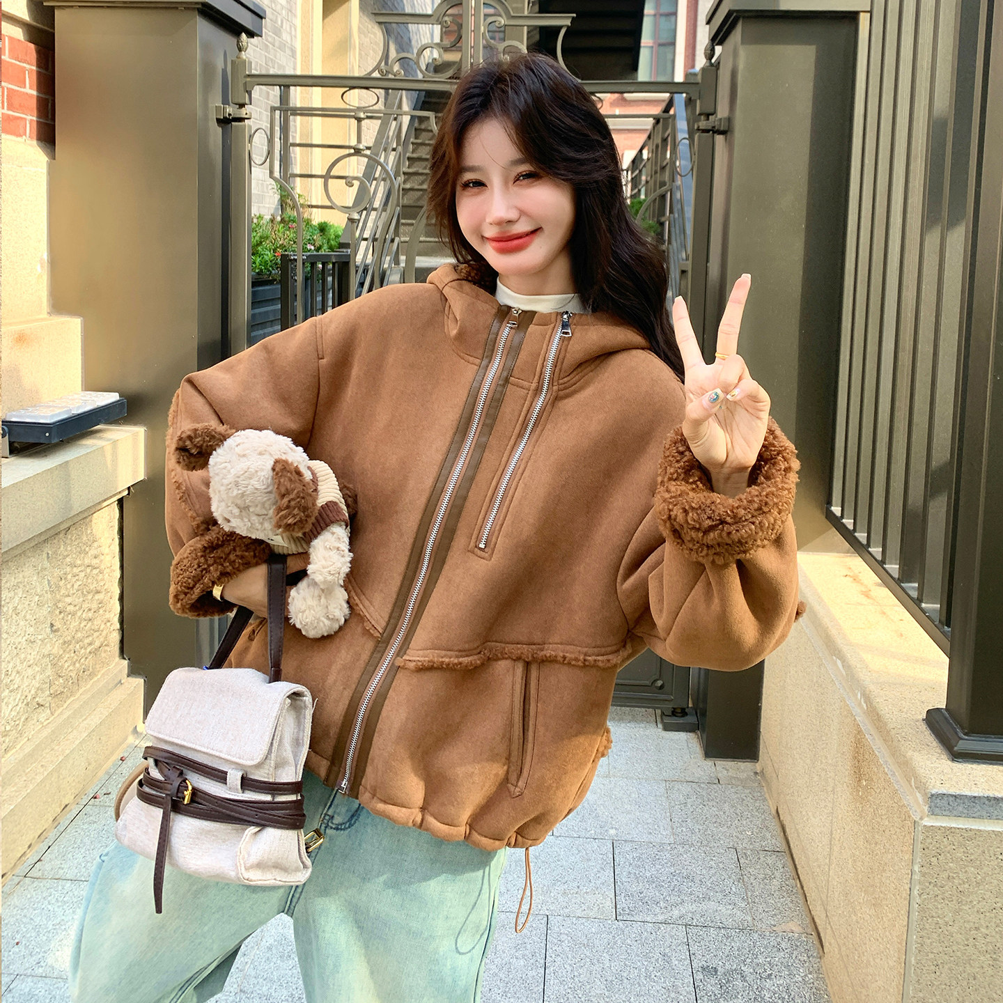 美拉德咖色羊羔毛外套女2025年冬季新款休闲保暖加绒皮毛一体上衣,女装皮草,2C306