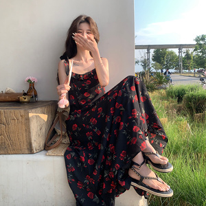 连衣裙夏季长款收腰法式碎花露背吊带裙法式碎花碎花显瘦气质性感图片