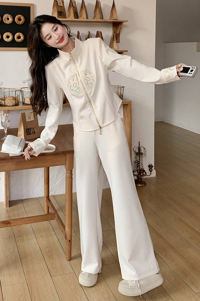 新中式休闲套装女2026新款春秋款时尚高级感绣花卫衣阔腿裤两件套,女装套装/套裙,2D045