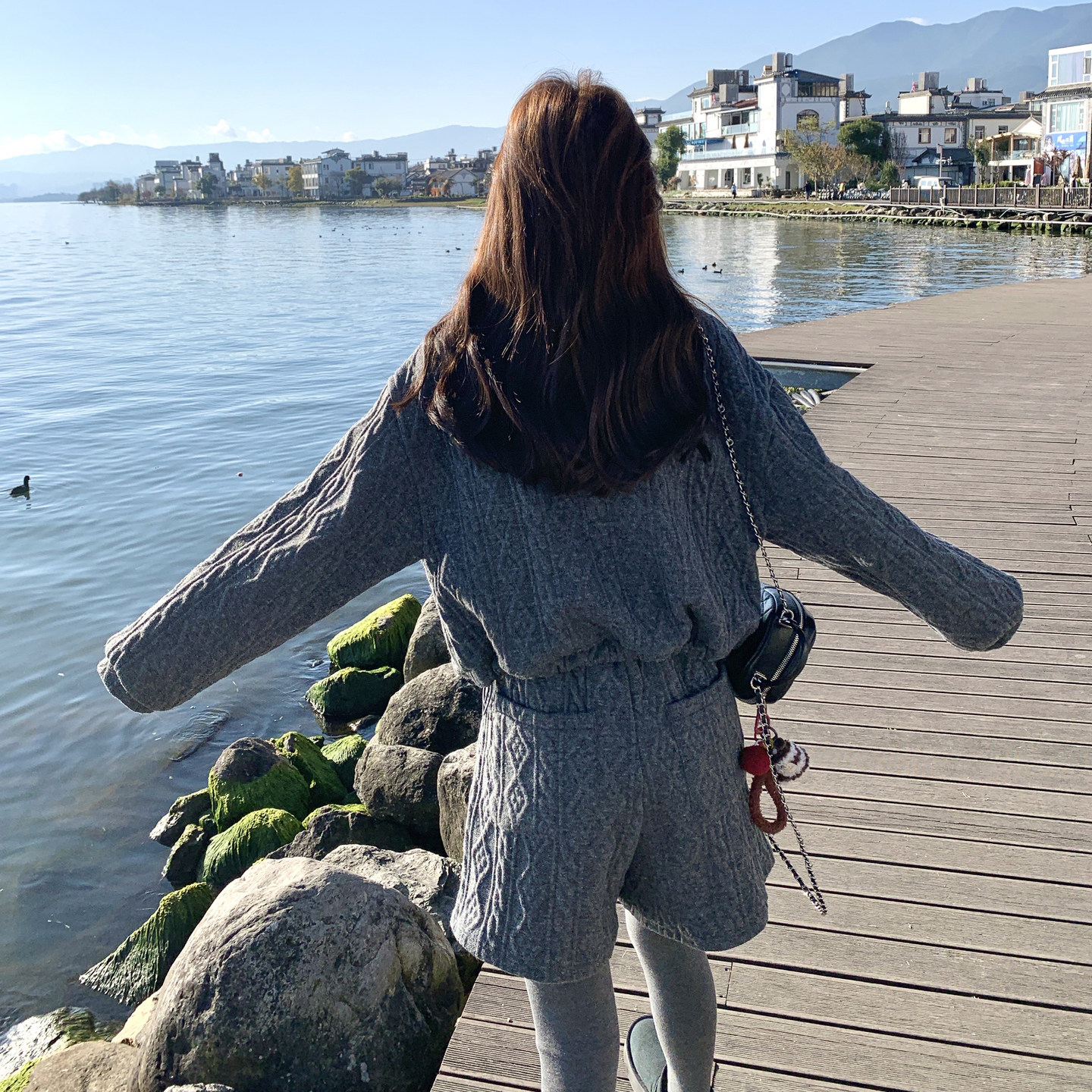 灰色慵懒风针织毛领开衫套装女秋冬季松弛感休闲运动短裤两件套,女装套装/套裙,2C166