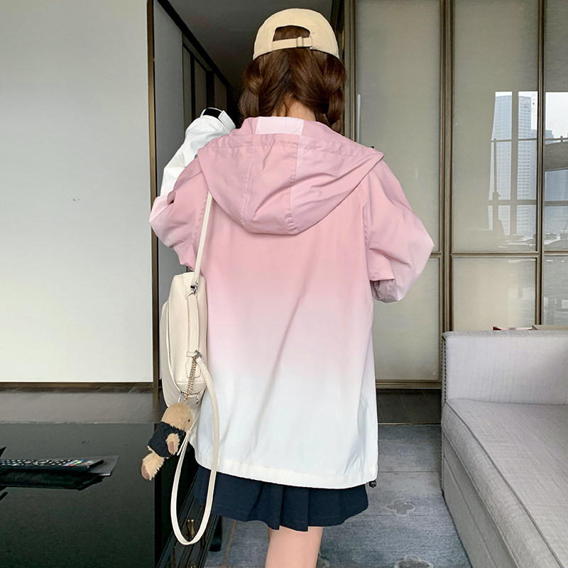 2025新款渐变粉冲锋衣外套8837p140K198,女装短外套,2C269