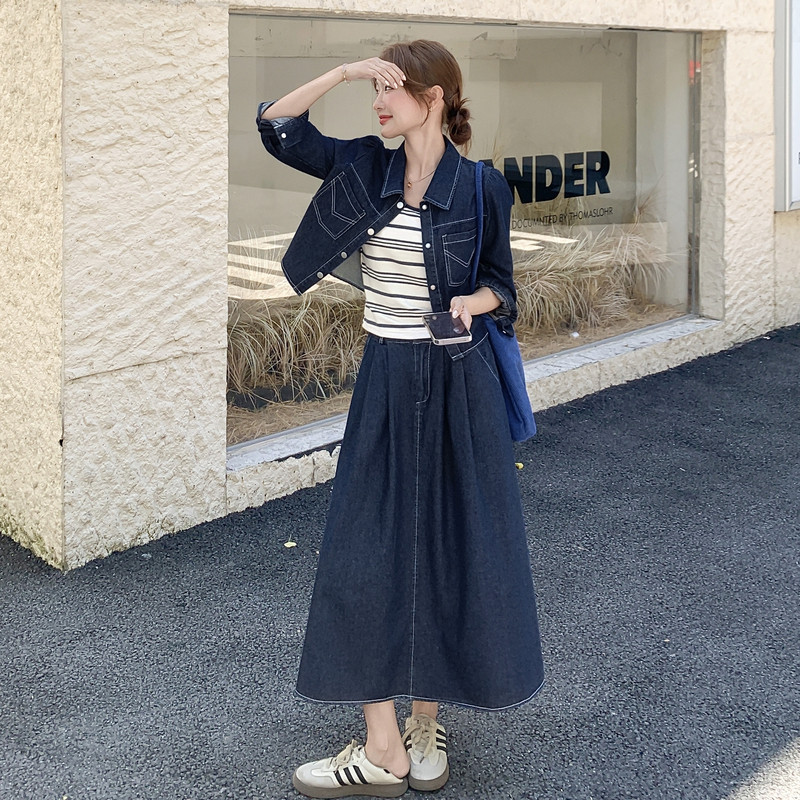 深蓝色牛仔套装女2025秋季新款休闲气质外套条纹背心半身裙三件套图片