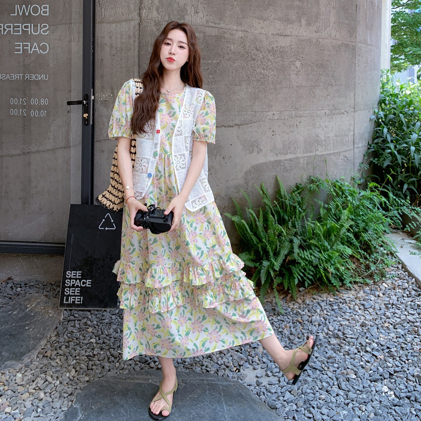蕾丝马甲碎花连衣裙女夏2025新款法式浪漫温柔度假风两件套爆款,女装套装/套裙,2C375