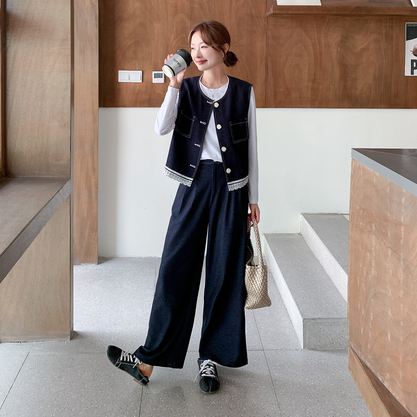 长袖T恤马甲时尚套装女2025年秋季新款洋气圆领外套阔腿裤三件套,女装套装/套裙,2D043
