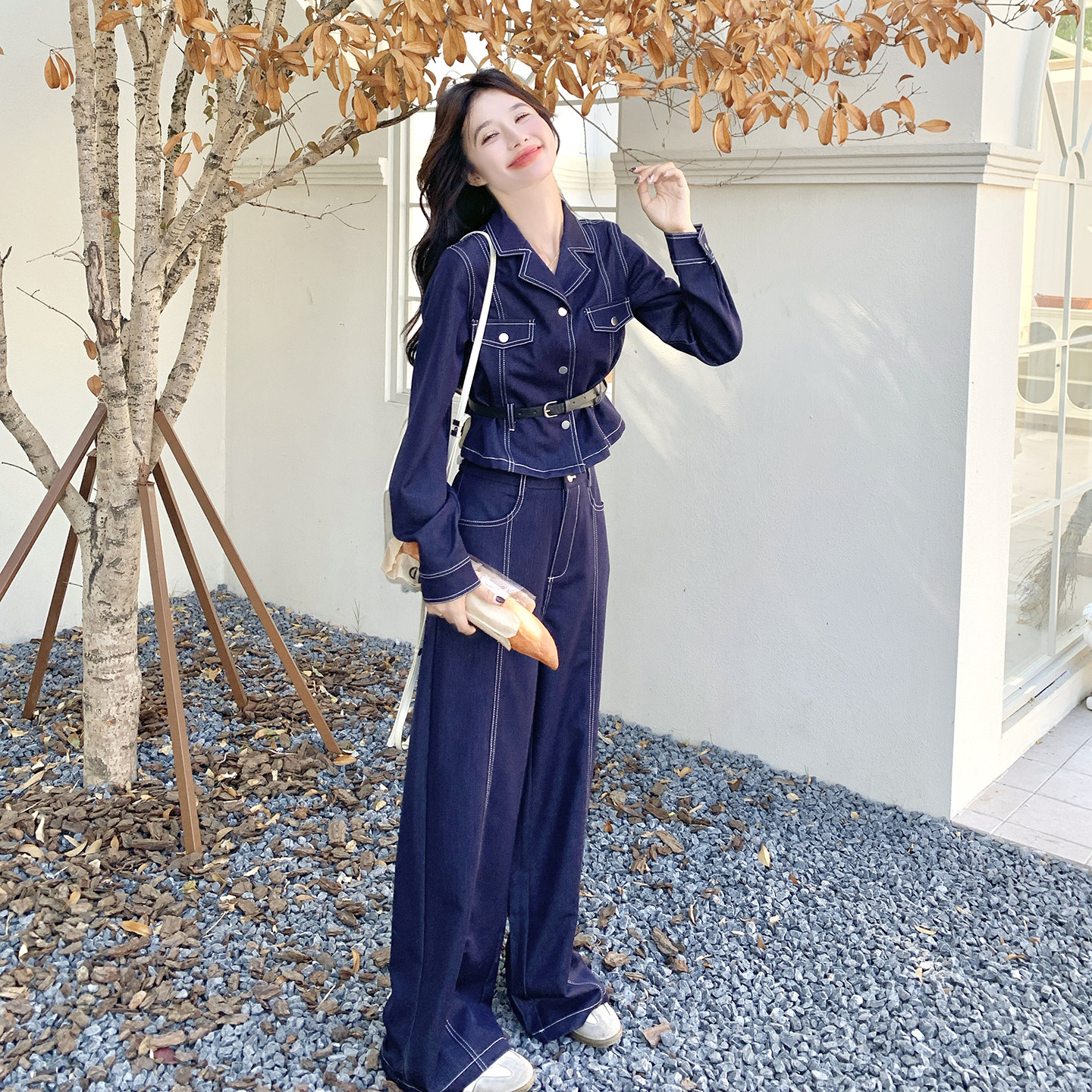 深蓝色时髦明线设计套装女秋季2025韩版设计感短外套阔腿裤两件套图片