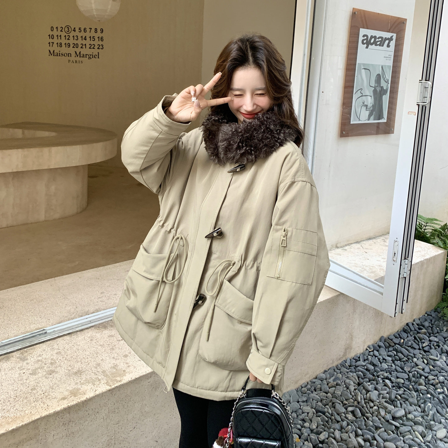 【档口现货】撞色大毛领腰身抽绳派克云绒服2C233-828-P255-K379,女装棉衣/棉服,2C233
